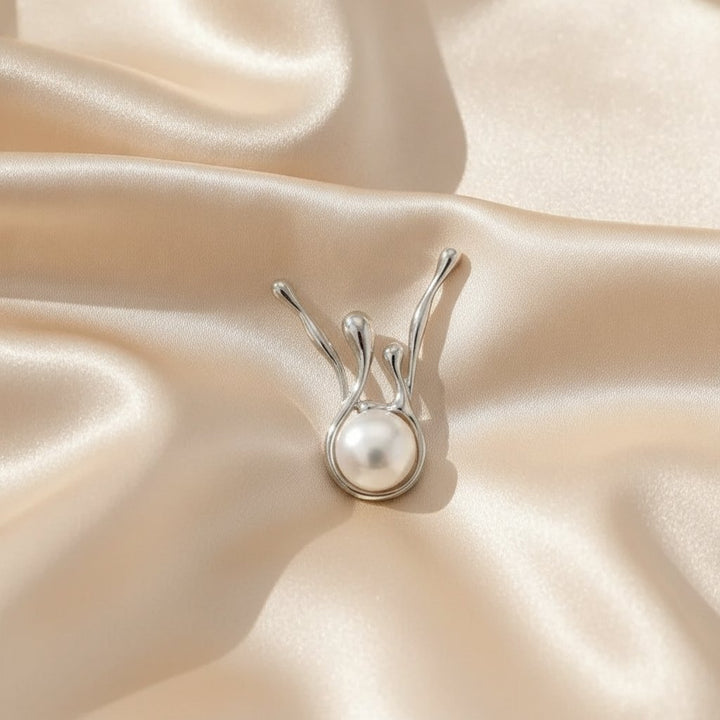 Amelie Pearl Earrings