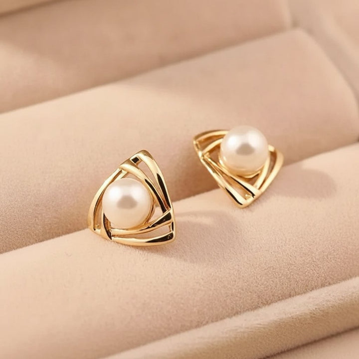 Selene Pearl Earrings