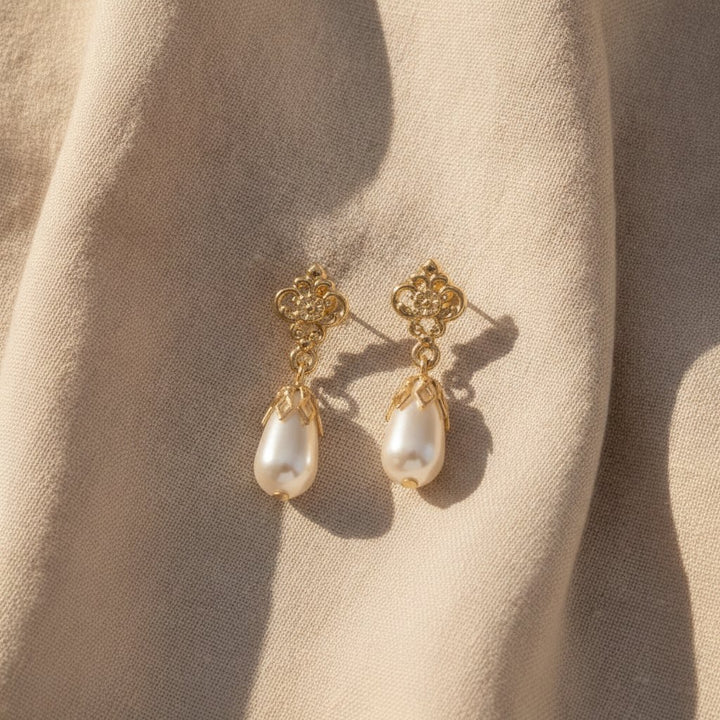 Elise Pearl Earrings