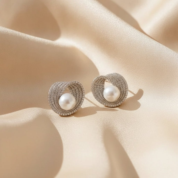 Elise Pearl Earrings