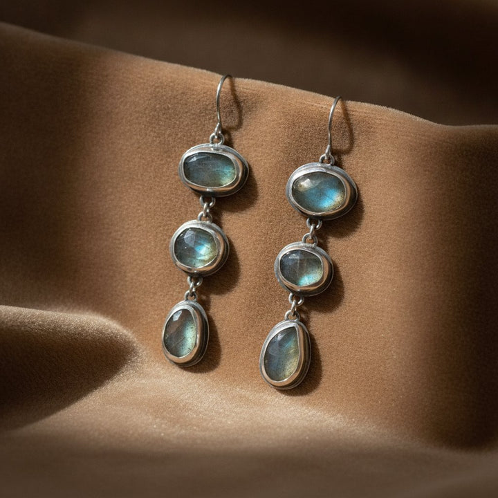 Pendientes colgantes de plata con piedra gris
