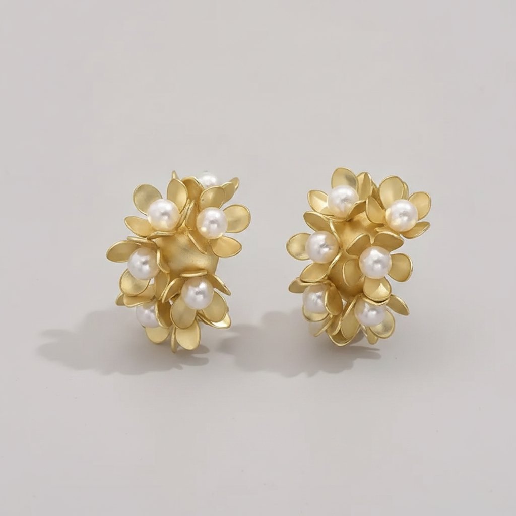 Bela Pearl Earrings