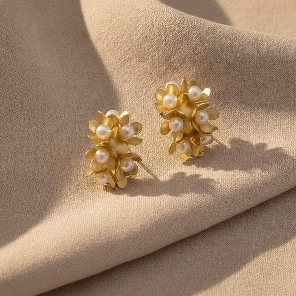 Bela Pearl Earrings