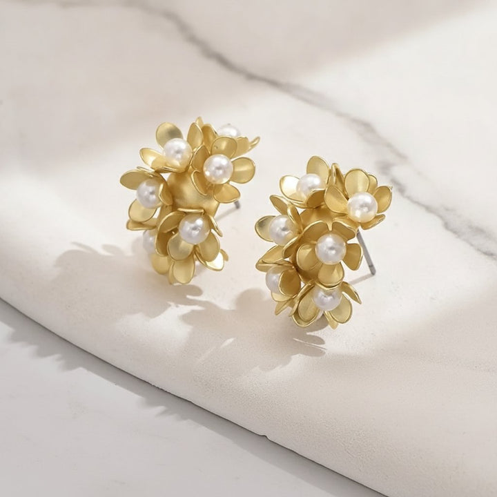 Bela Pearl Earrings