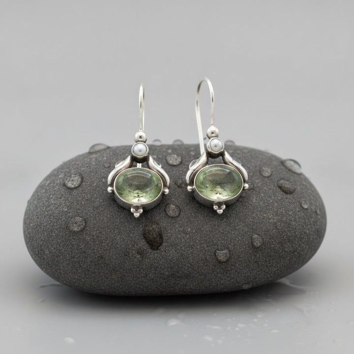 Bela Pearl Earrings