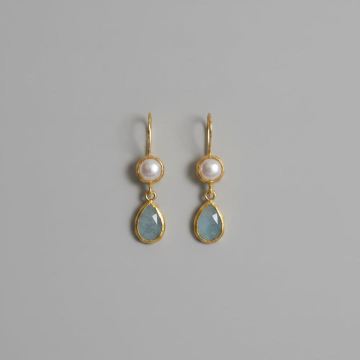 Orecchini vintage a goccia con perla blu