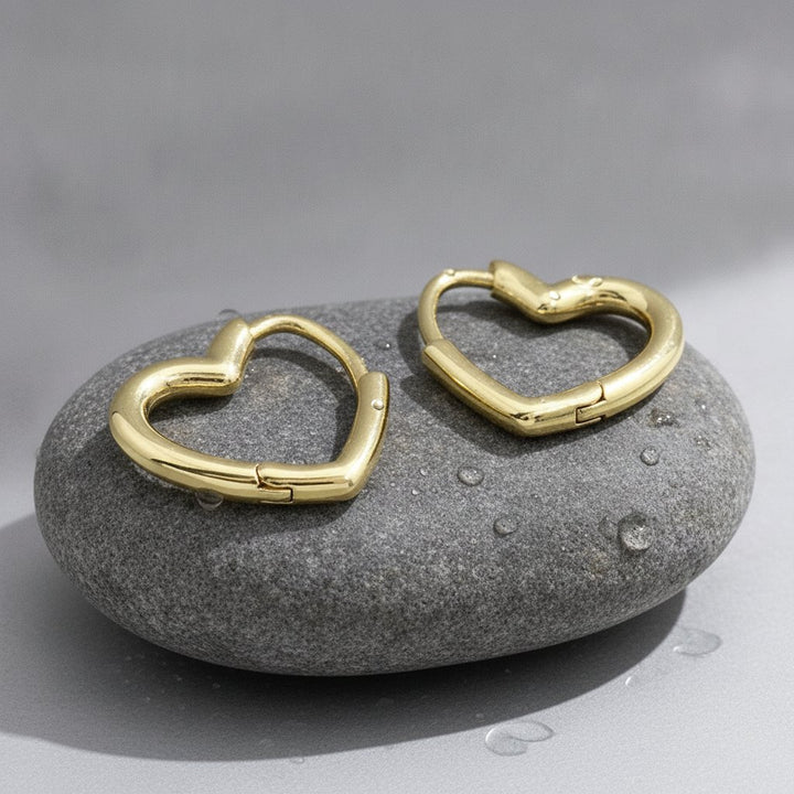 Boucles d'oreilles élégantes en forme de cœur en or