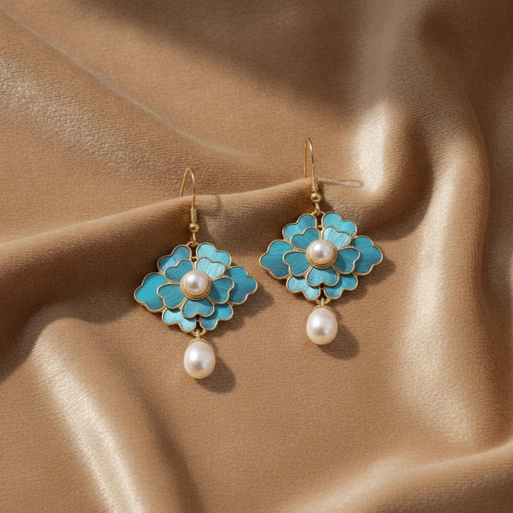 Capucine Pearl Earrings