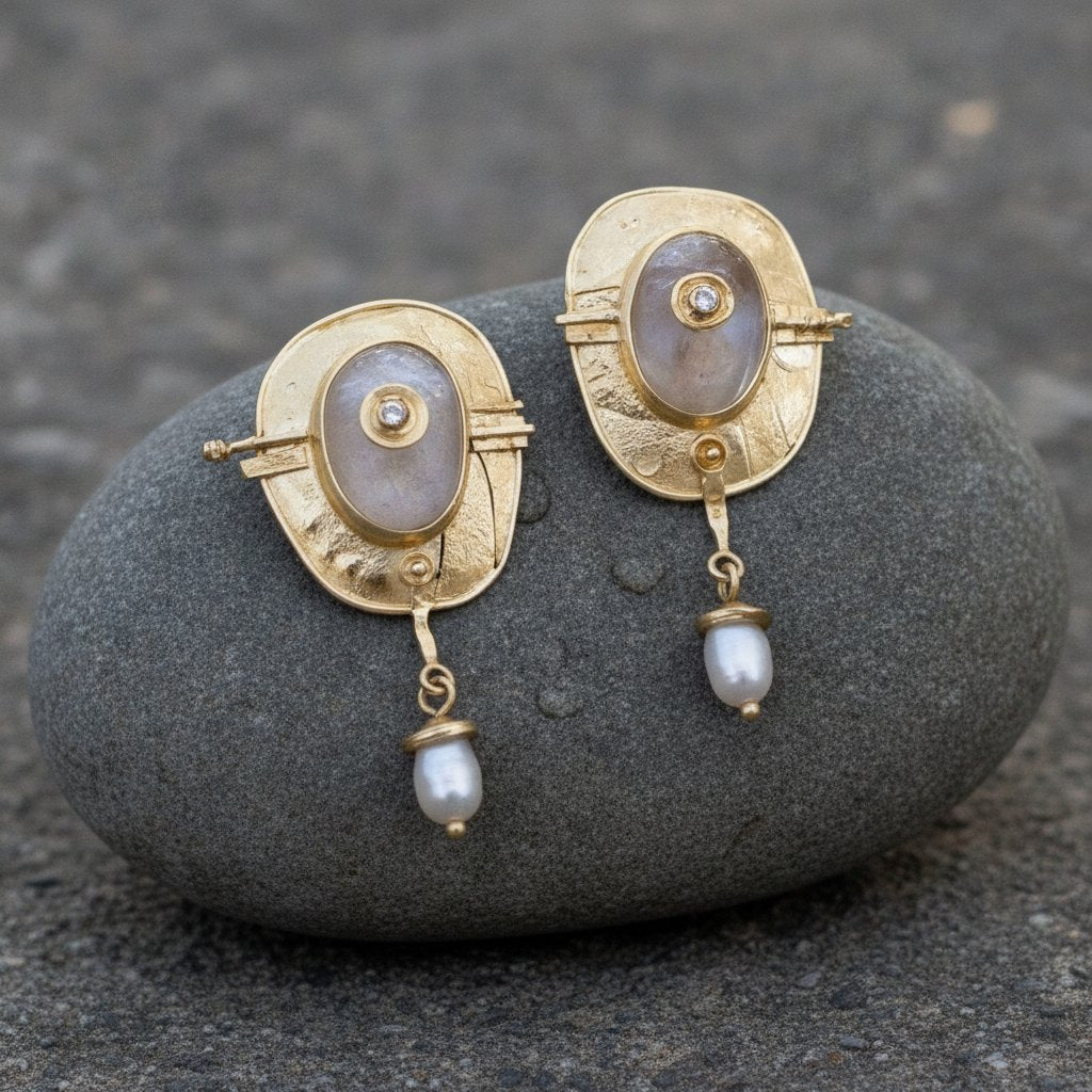Nerine Pearl Earrings