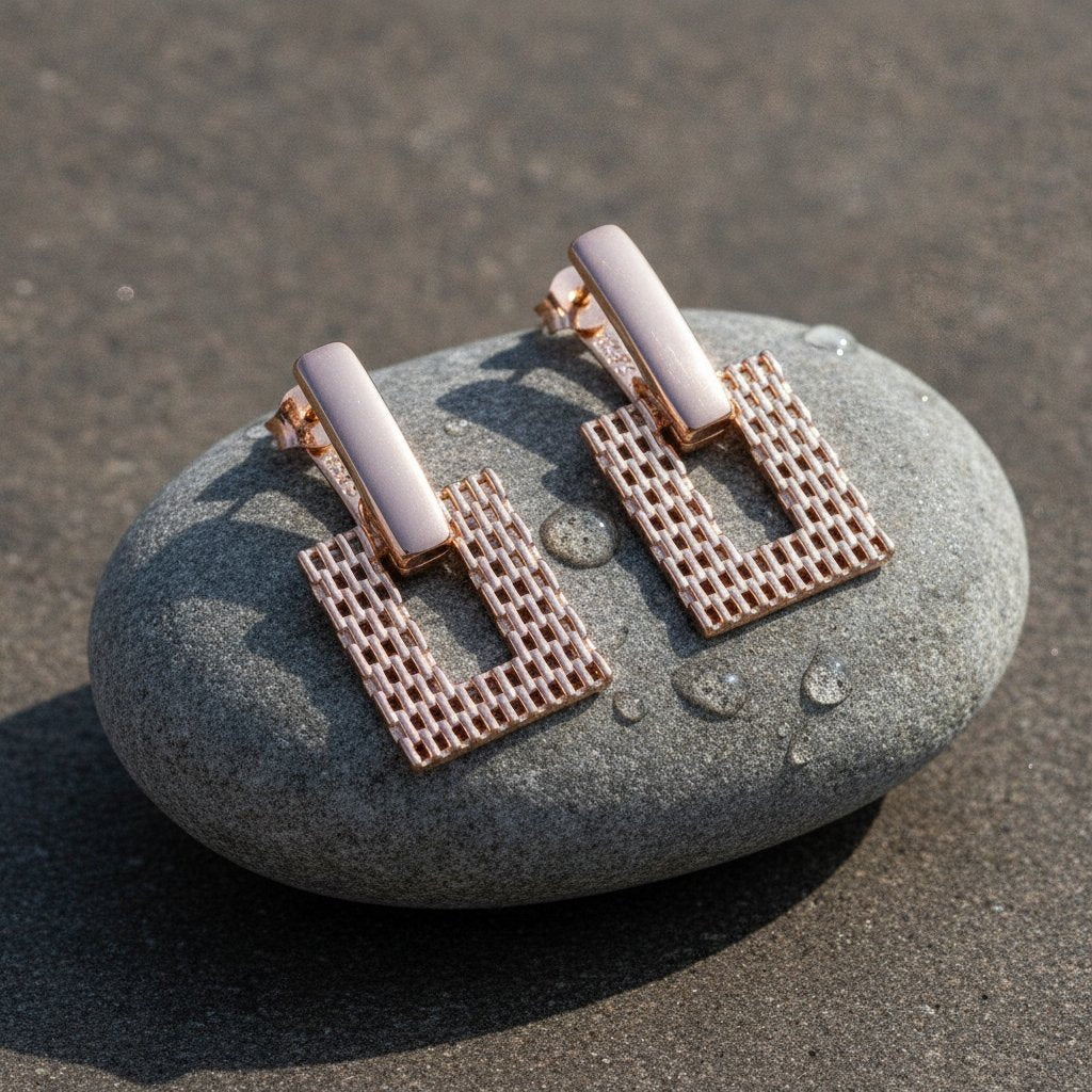 Nerine Gold Earrings