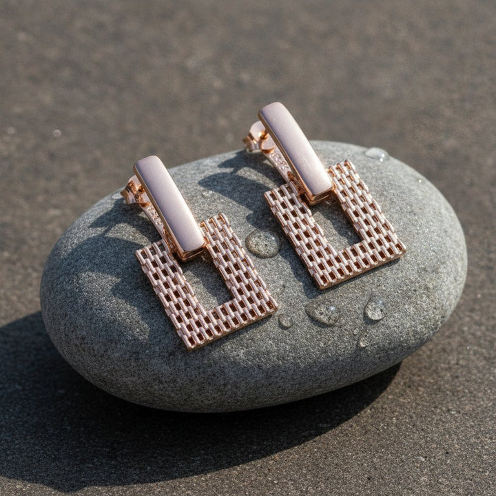 Nerine Gold Earrings