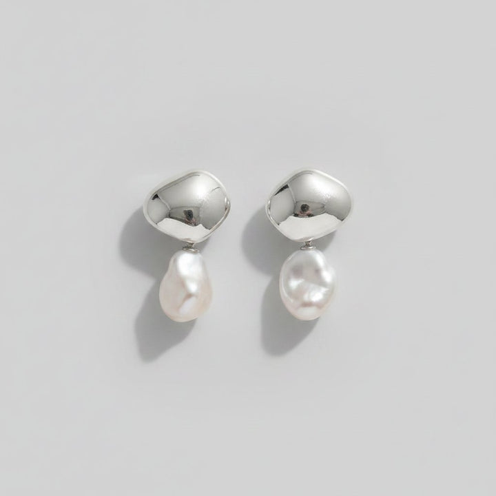 Fleur Pearl Earrings