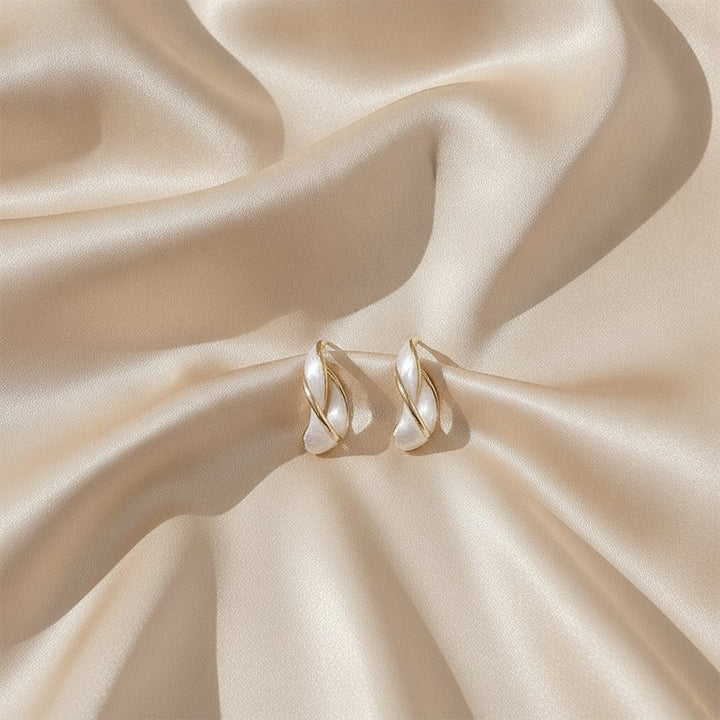 Marlow Minimalist Earrings