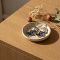 Elegante blaue Emaille-Ohrringe