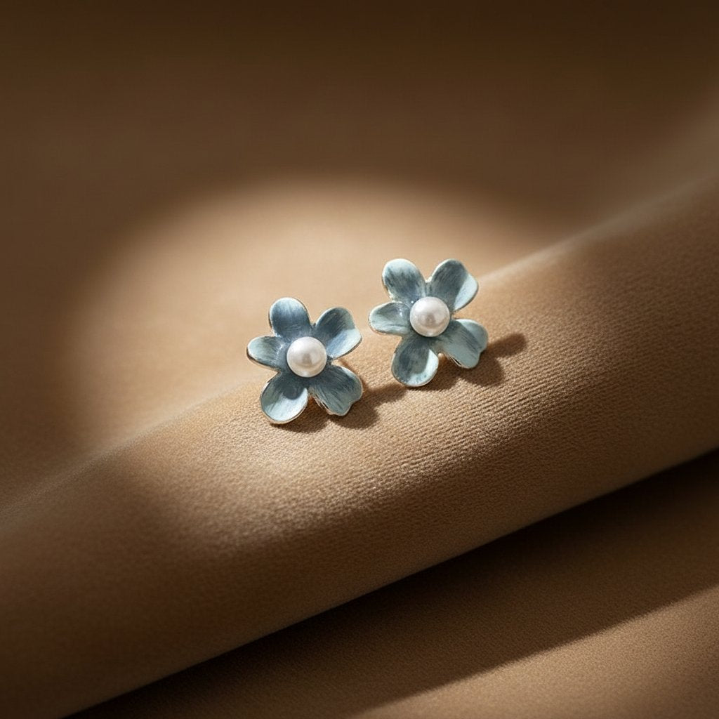 Une Pearl Earrings