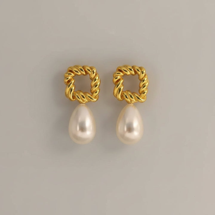 Delphine Pearl Earrings