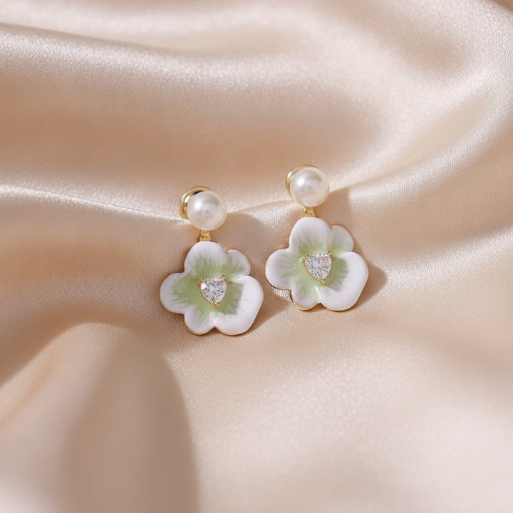 Liviana Pearl Earrings