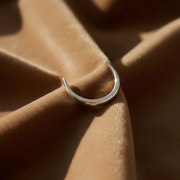 Ysolde Minimalist Earrings