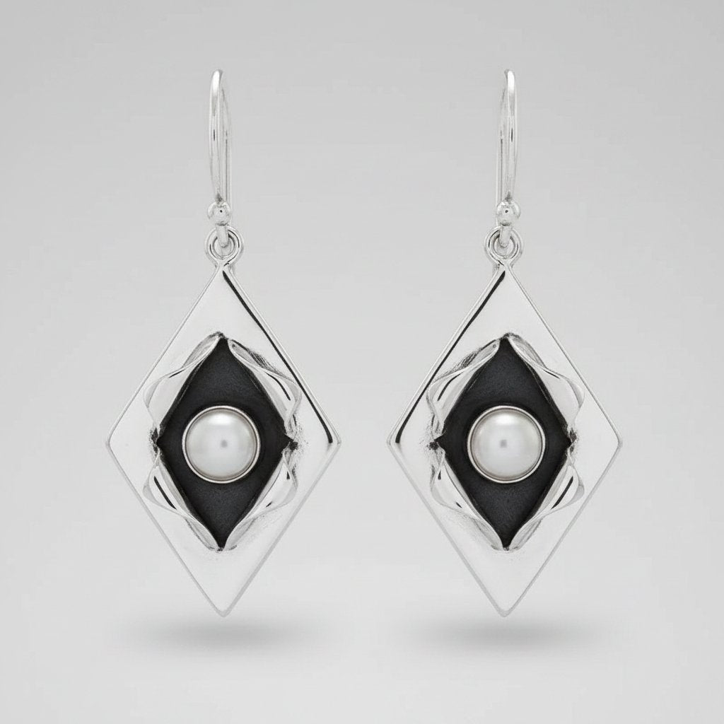 Solene Pearl Earrings