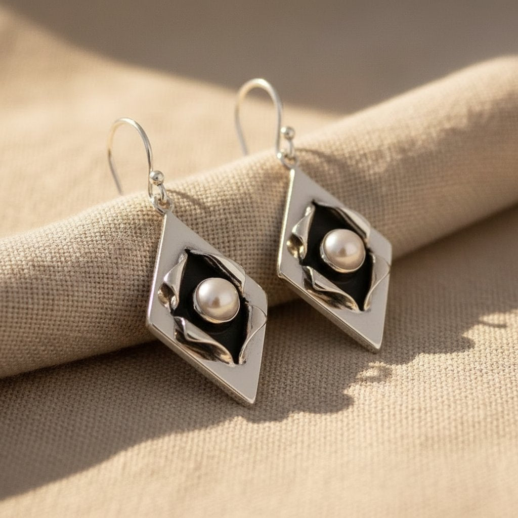 Solene Pearl Earrings