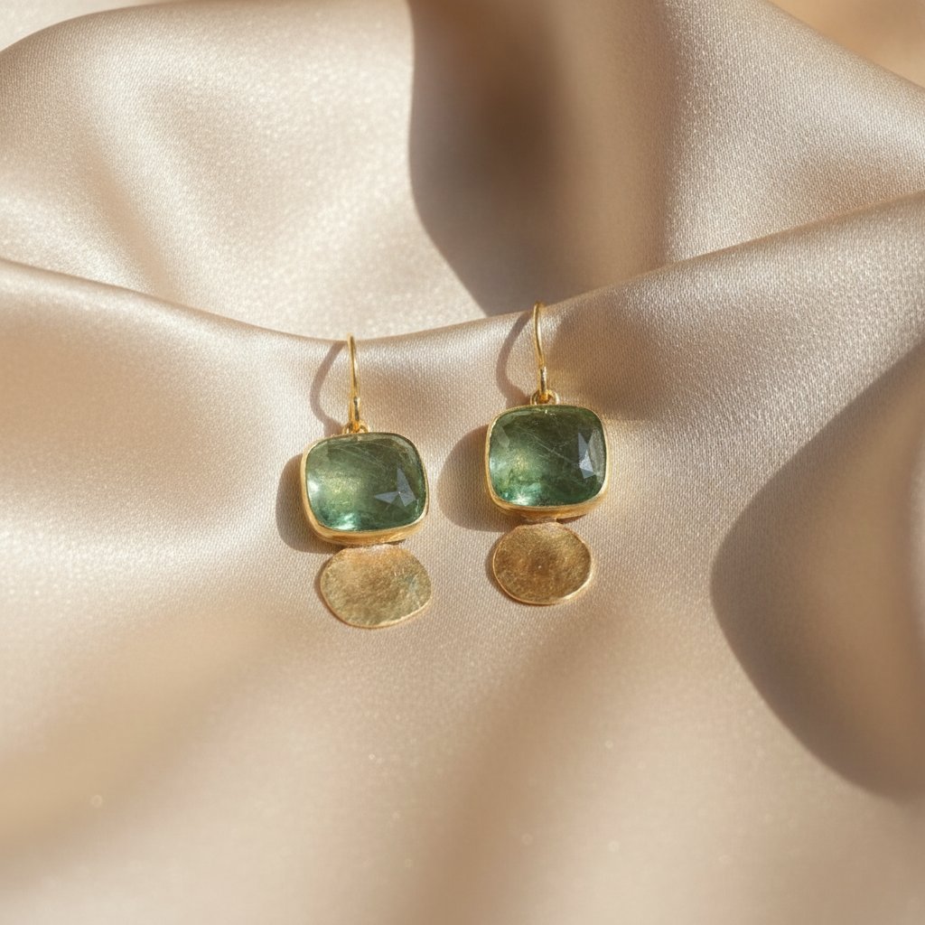 Pendientes de vidrio verde dorado