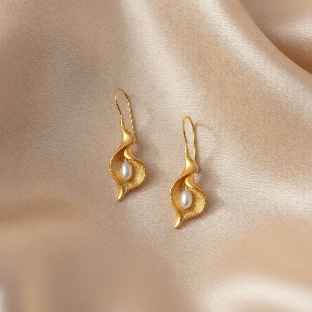 Bela Gold Earrings