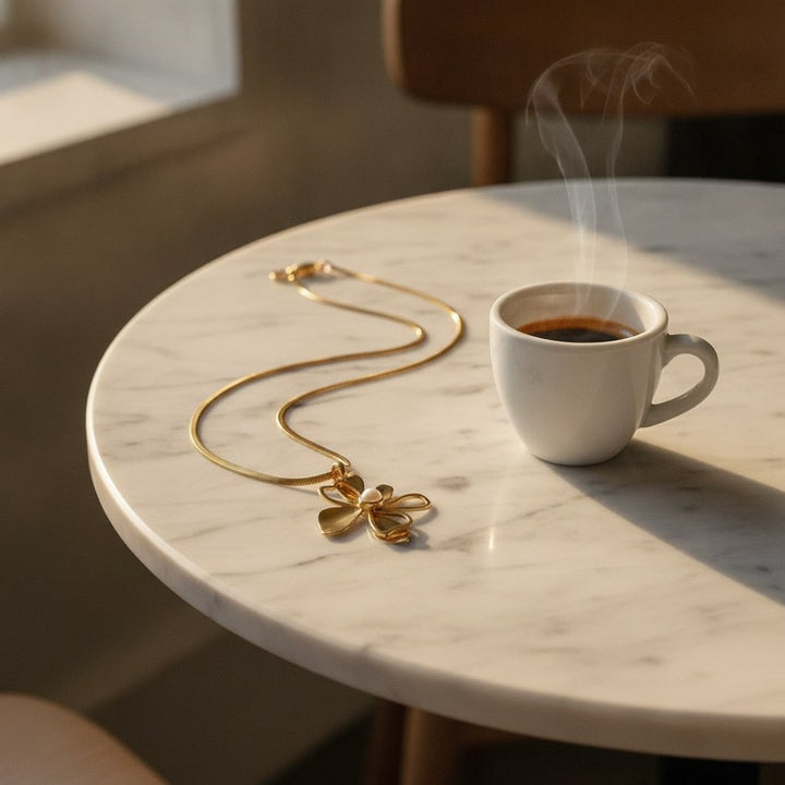 Une Pearl Necklace