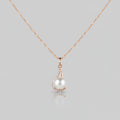 Une Pearl Necklace