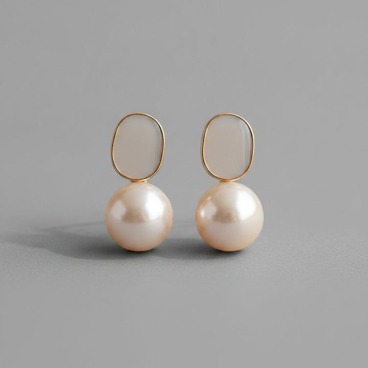 Rhea Pearl Earrings