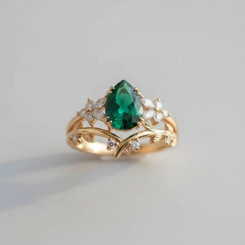 Capucine Emerald Ring
