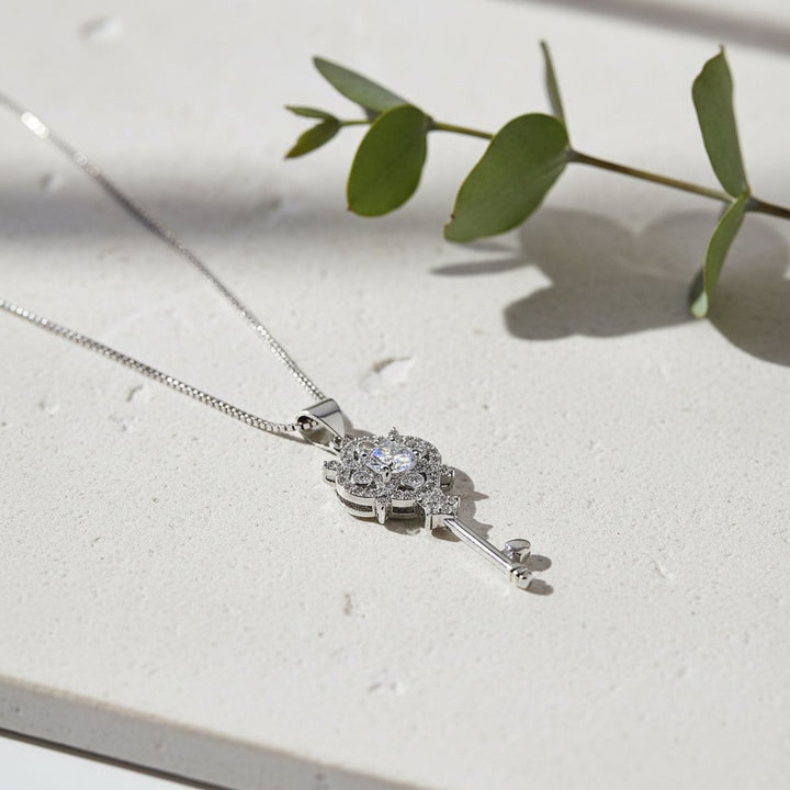 Noor Crystal Pendant Necklace