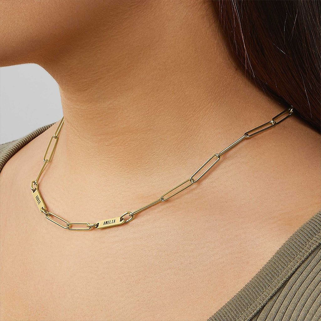 Collana con fermaglio e nomi personalizzati