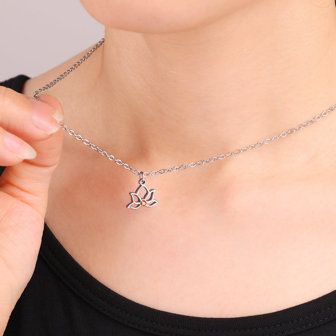 Collana con ciondolo mini loto e pietra di nascita