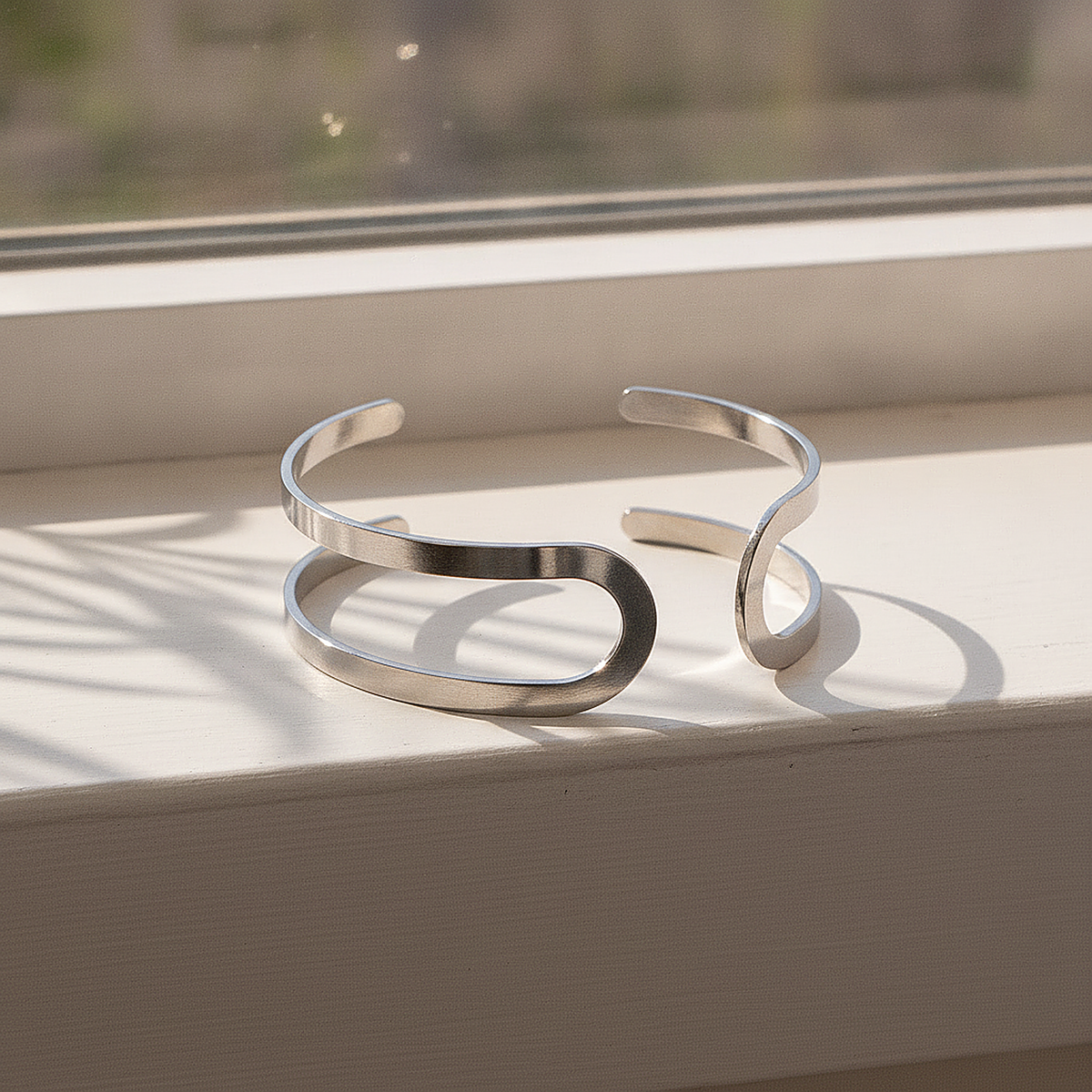 Vivienne Minimalist Bracelet