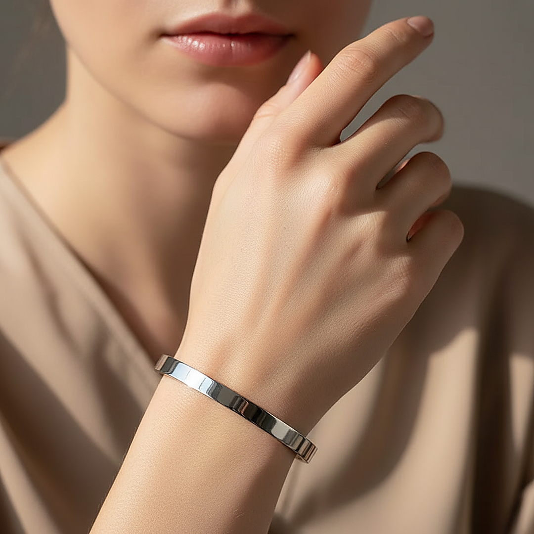 Minimalistinė standi apyrankė
