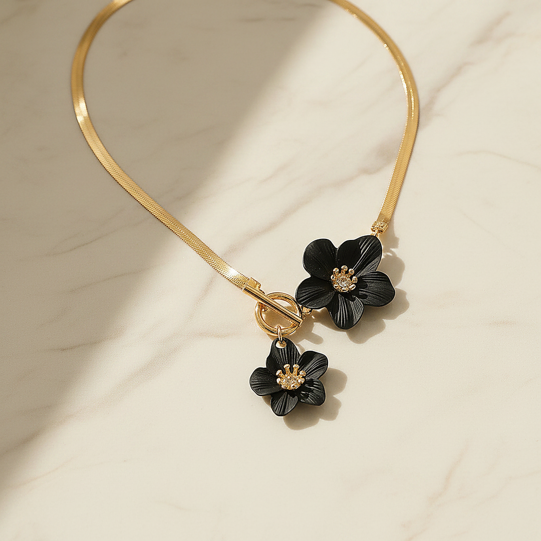 Alba Necklace