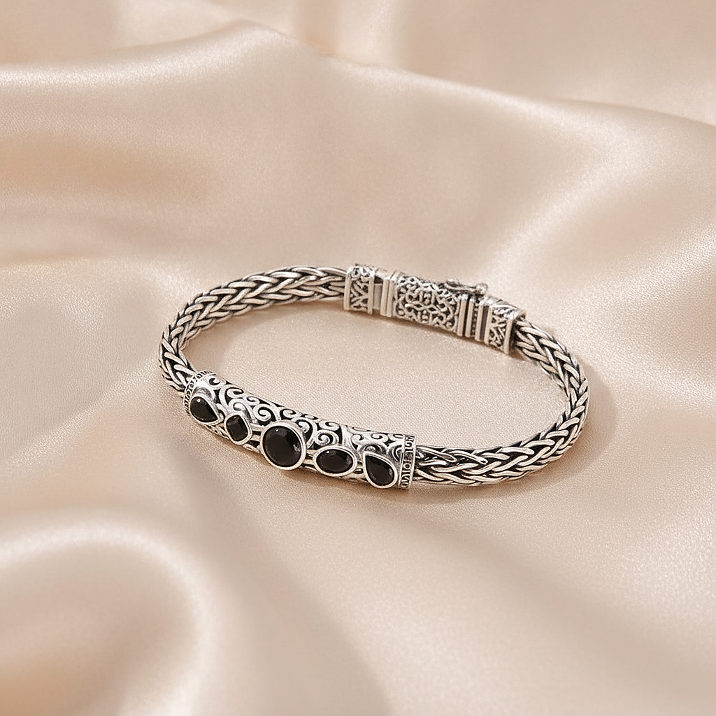 Iliana Onyx Bracelet