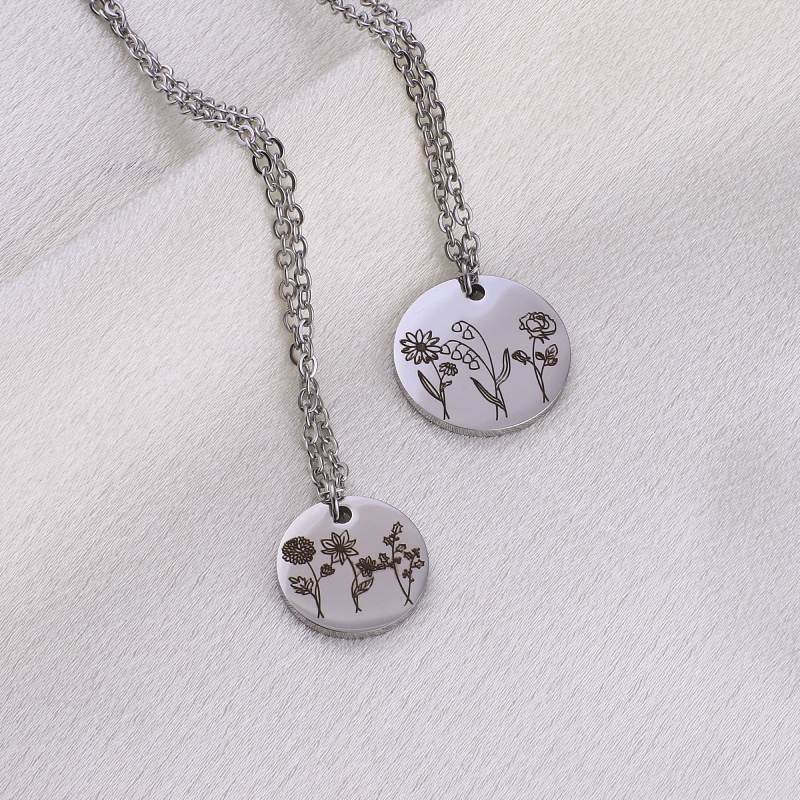 Collana con bouquet di fiori di nascita