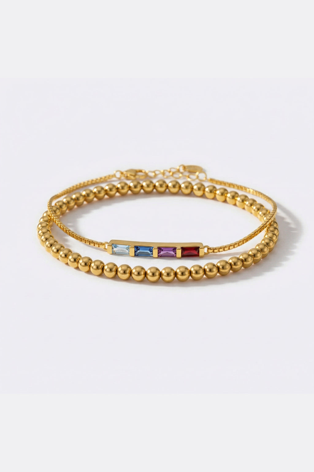 Set di bracciali sottili con pietra di nascita baguette e bracciale impilabile con perline