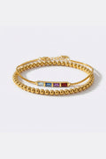 Set di bracciali sottili con pietra di nascita baguette e bracciale impilabile con perline