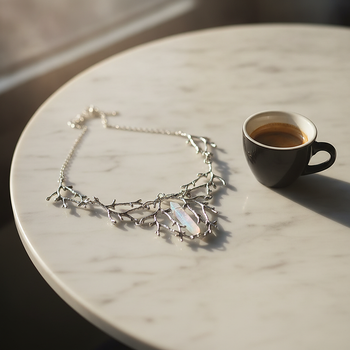 Collier élégant en branche de cristal