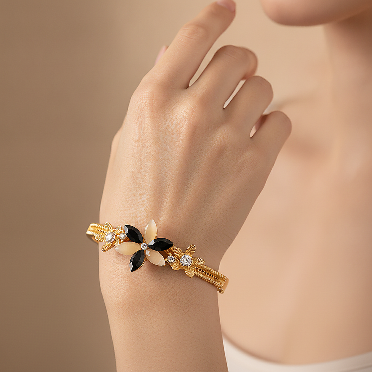 Marguerite Gold Bracelet