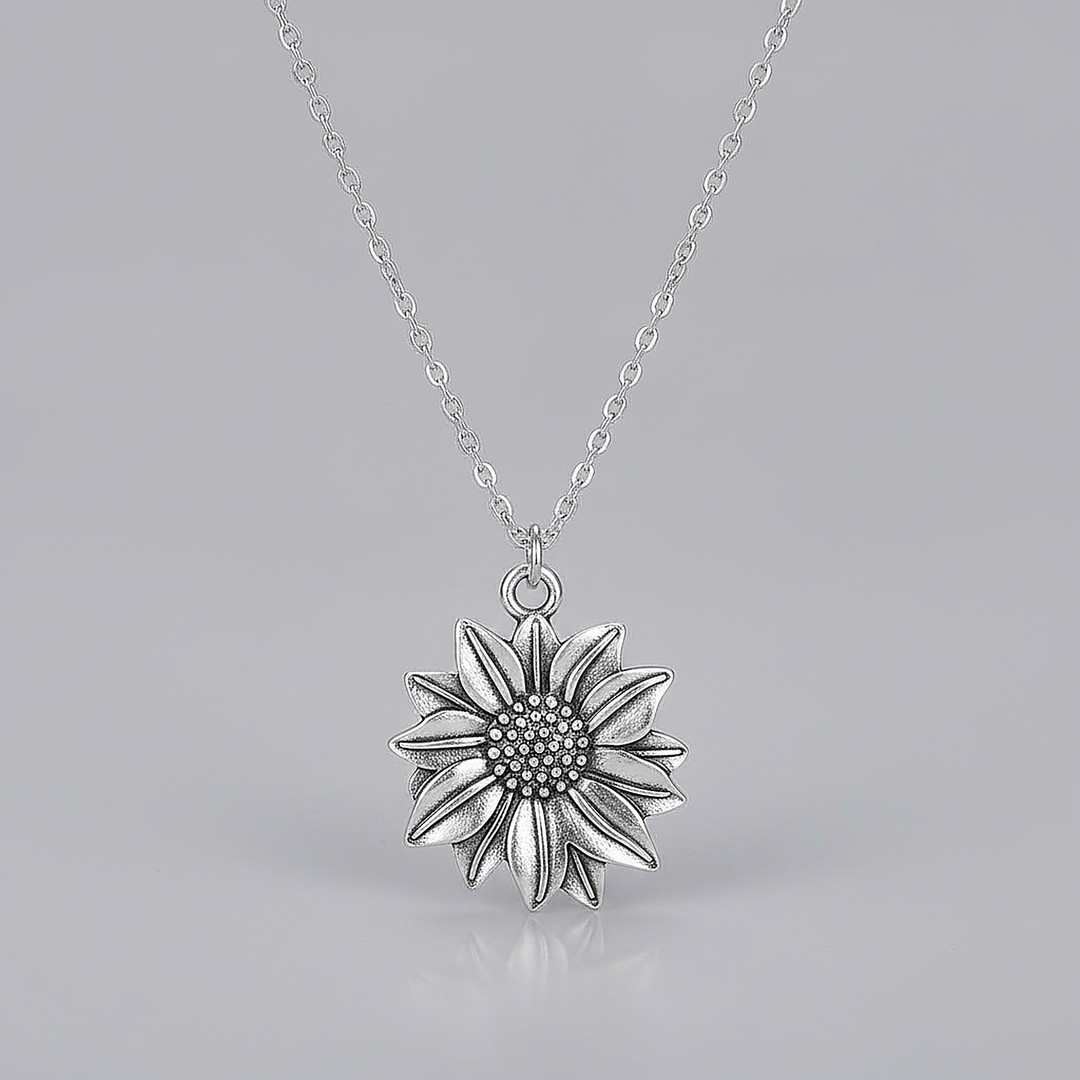 Pia Classic Necklace