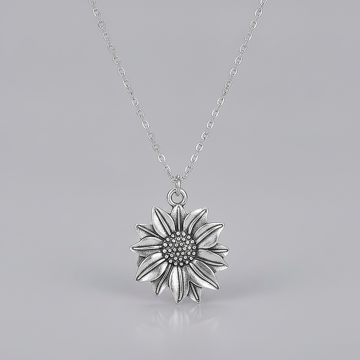 Pia Classic Necklace