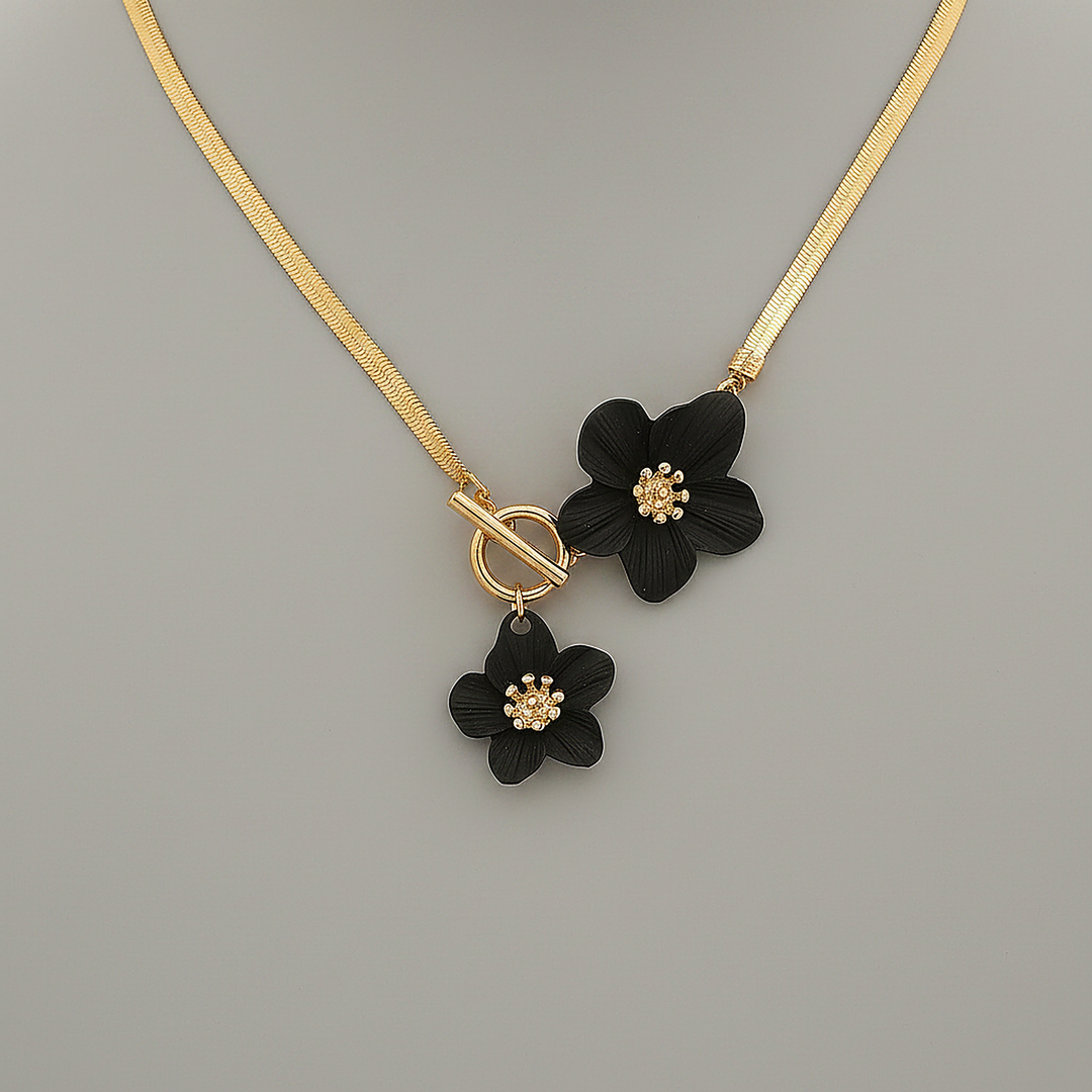 Alba Necklace