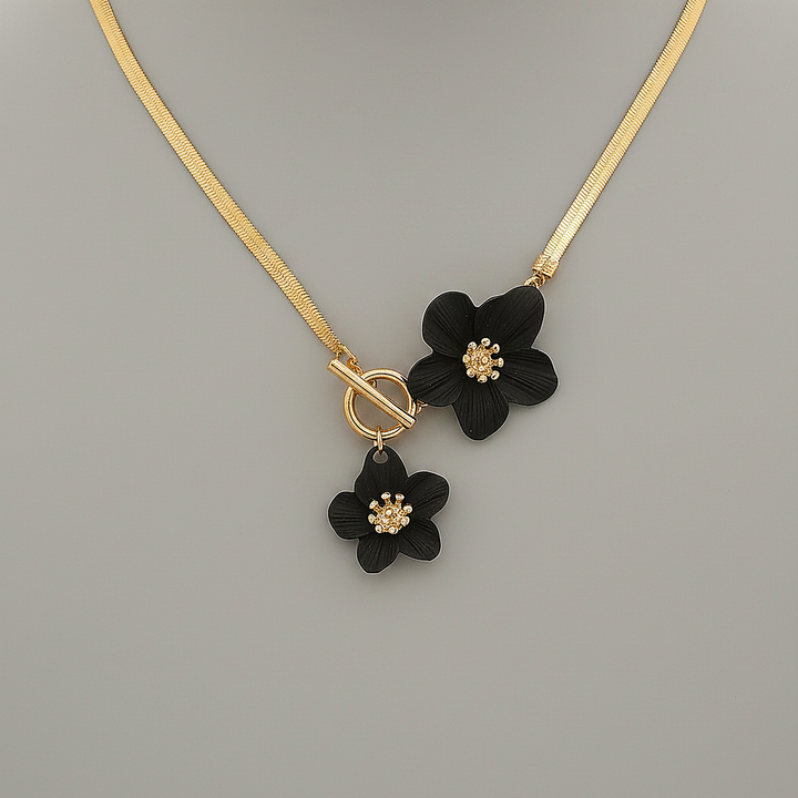 Alba Necklace