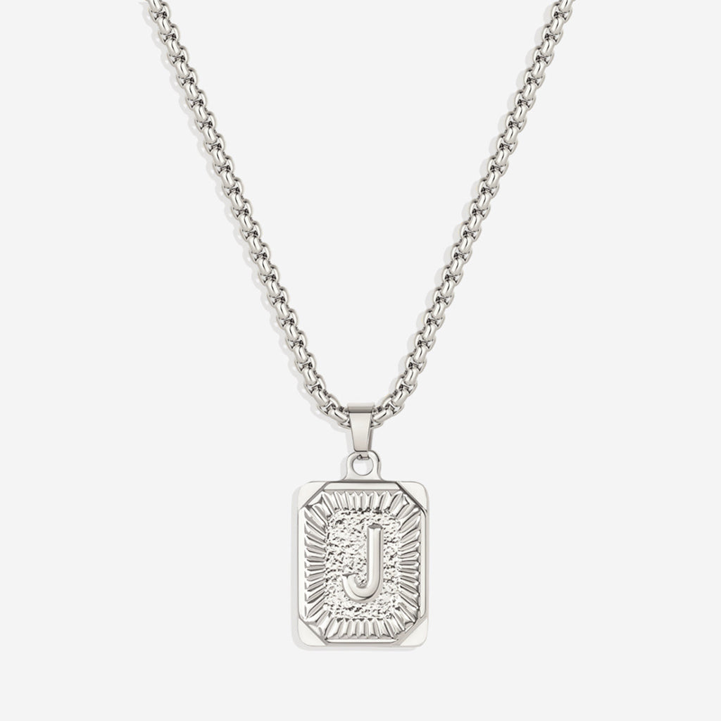 Halsband med initialbricka och rolo-kedja