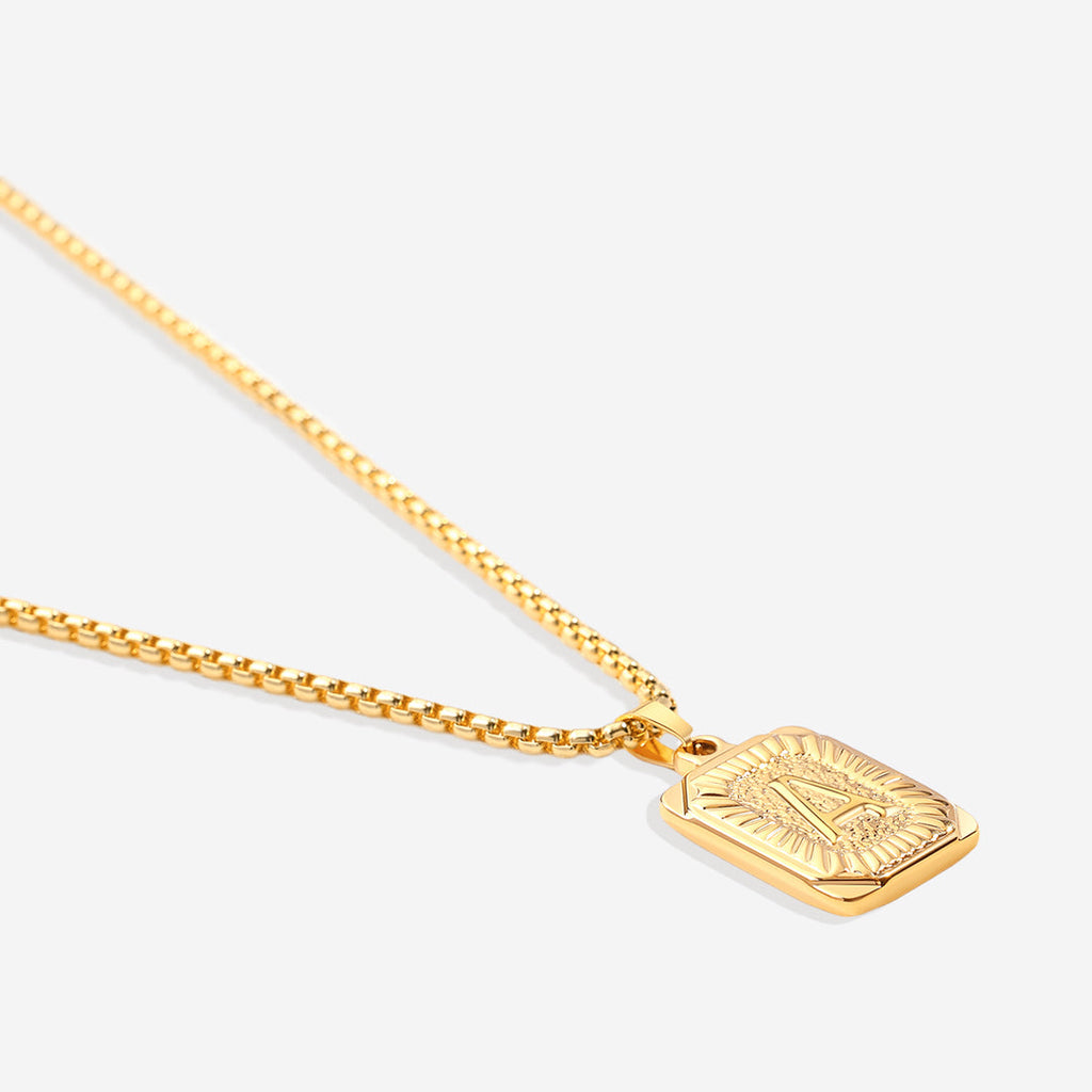 Halsband med initialbricka och rolo-kedja