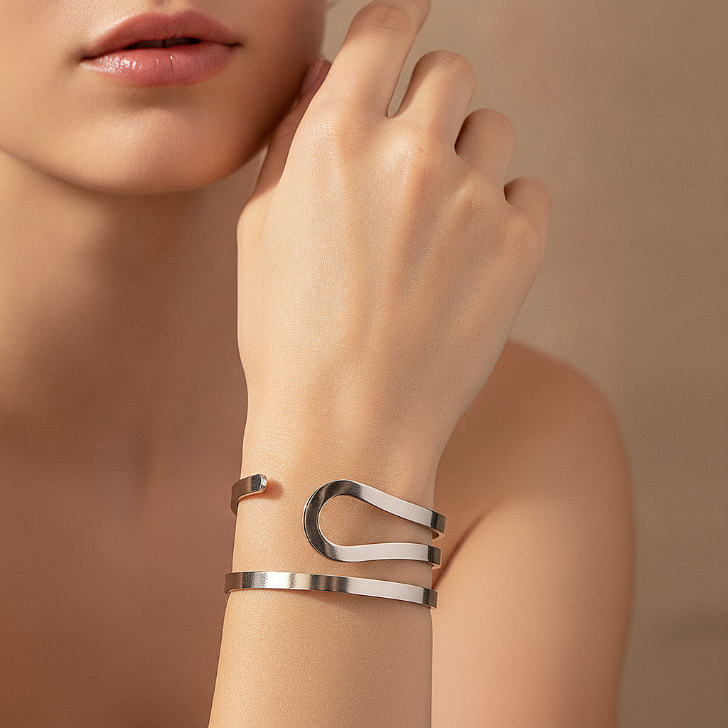 Vivienne Minimalist Bracelet