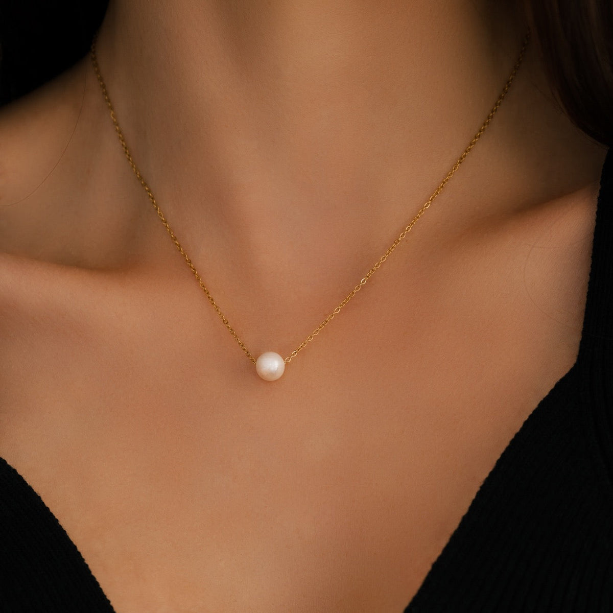 Collar con perla flotante